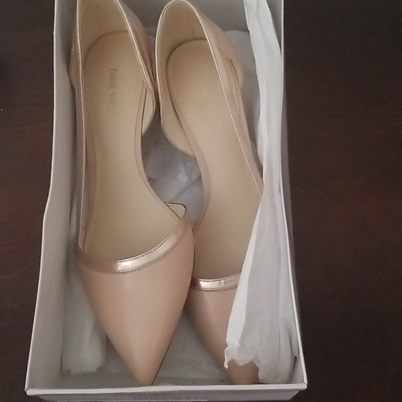 New! Beige Leather kitten heel points - Picture 6 of 8